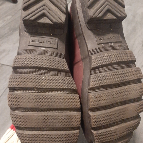 Hunter rain boots tall burgundy with green stripe and blue buckel. Sz 7 EU 38 - Picture 5 of 9